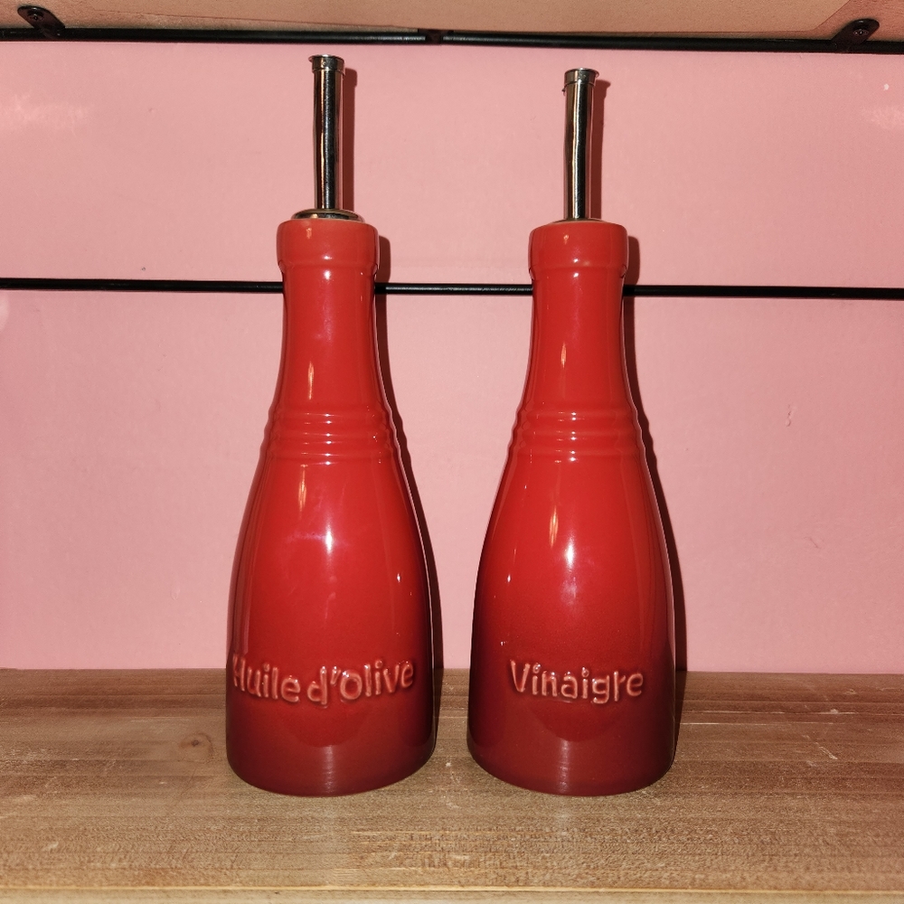 Le Creuset Cerise Ombre Red Olive Oil & Vinegar Dispenser Set